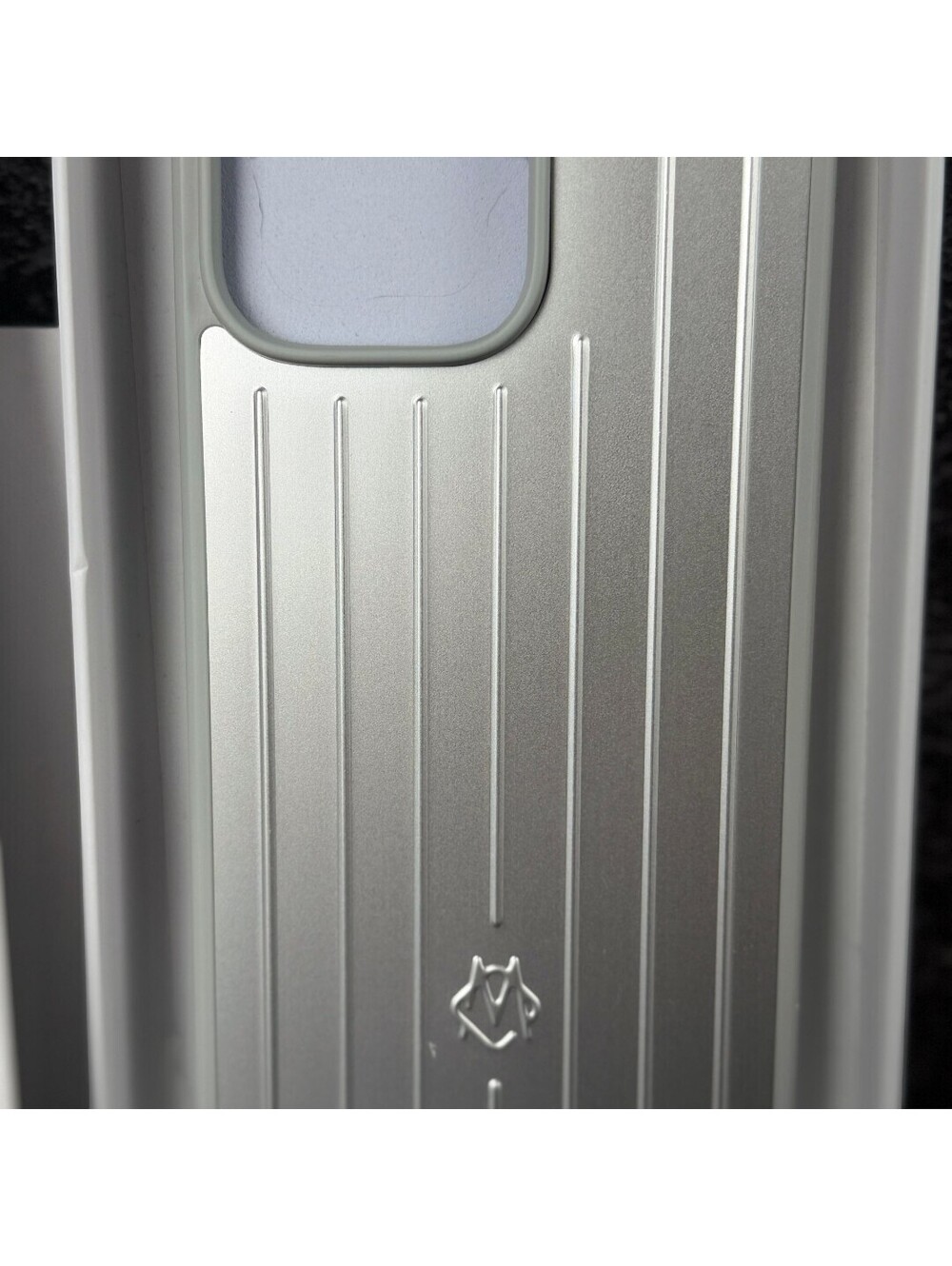 🛸 RIMOWA Silver iPhone 16 Pro Max Aluminum Metal Case Grooved Luggage Style - Picture 8 of 13